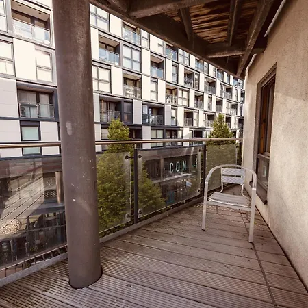 Dock Apt, Free Secure Parking! 2 Bed 利兹