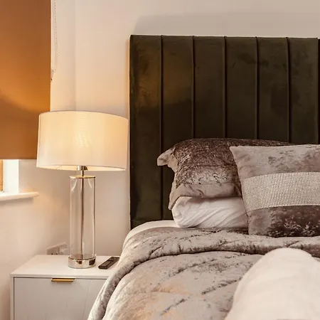 Daire Dock Apt, Free Secure Parking! 2 Bed *