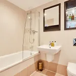 Dock Apt, Free Secure Parking! 2 Bed דירה