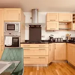 Dock Apt, Free Secure Parking! 2 Bed דירה לידס