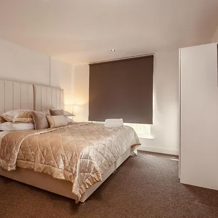 Dock Apt, Free Secure Parking! 2 Bed شقة